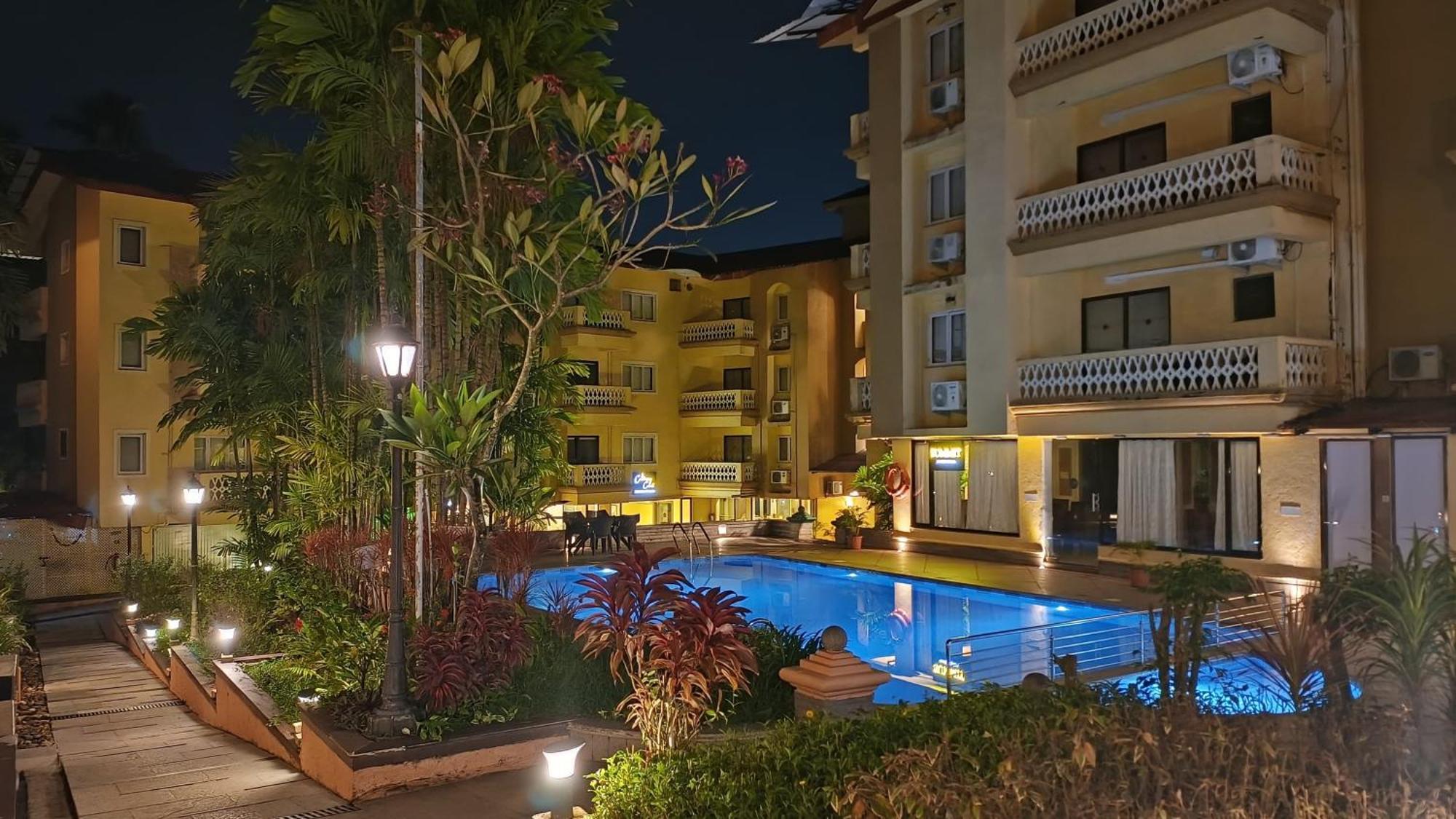 Golden Landmark Green Valley Beach Resort Dona Paula Exterior photo