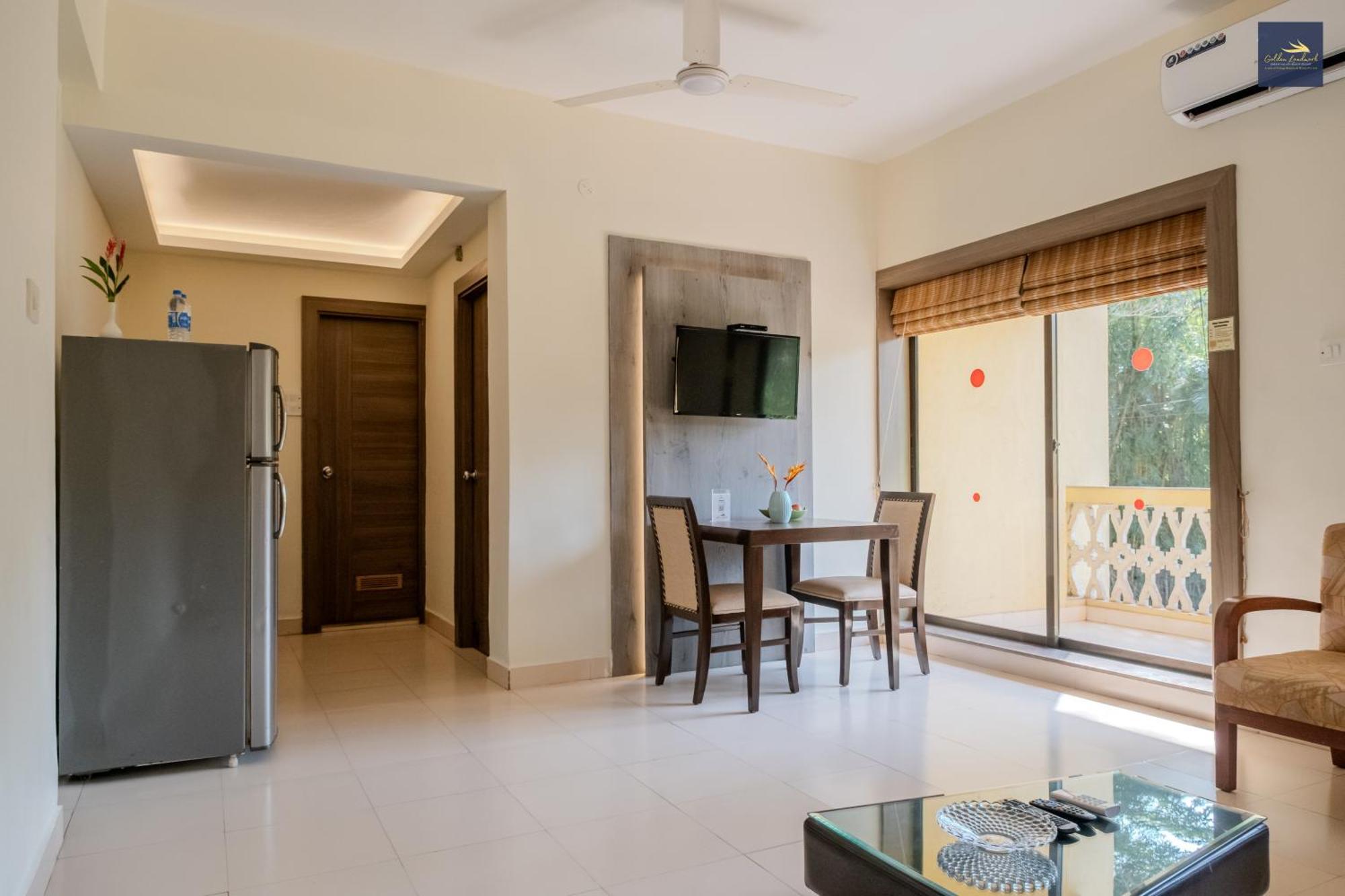 Golden Landmark Green Valley Beach Resort Dona Paula Exterior photo